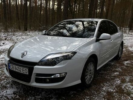 Рено Лагуна 2011 в Прилуках на Automoto.ua Белый Рено Лагуна, объемом двигателя 1.5 л и пробегом 300 тыс. км за 7900 $, фото 1 на Automoto.ua