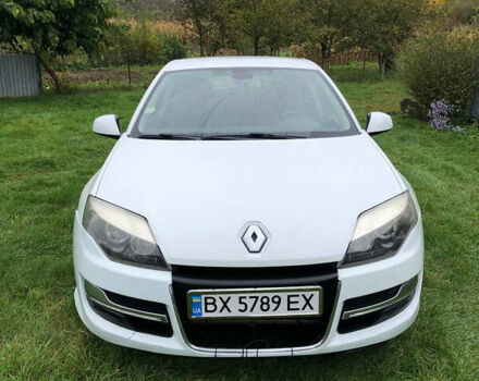 Рено Лагуна 2014 в Каменце-Подольском на Automoto.ua Белый Рено Лагуна, объемом двигателя 2 л и пробегом 318 тыс. км за 5500 $, фото 1 на Automoto.ua