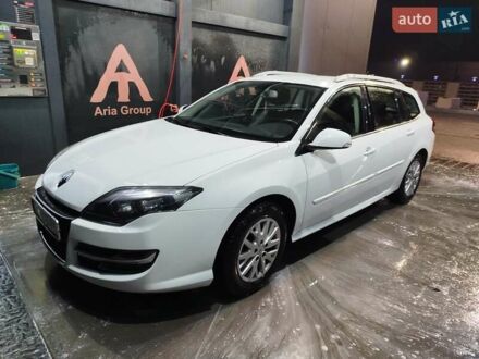 Белый Рено Лагуна, объемом двигателя 1.46 л и пробегом 230 тыс. км за 10500 $, фото 1 на Automoto.ua