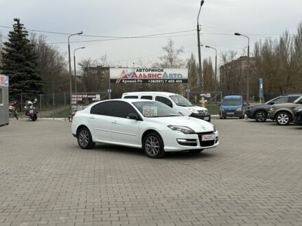 Рено Лагуна 2014 в Кривом Роге на Automoto.ua Белый Рено Лагуна, объемом двигателя 1.5 л и пробегом 170 тыс. км за 6800 $, фото 1 на Automoto.ua