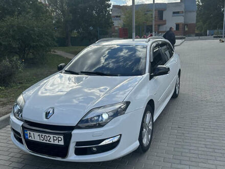 Рено Лагуна 2015 в Белой Церкве на Automoto.ua Белый Рено Лагуна, объемом двигателя 2 л и пробегом 315 тыс. км за 10800 $, фото 1 на Automoto.ua