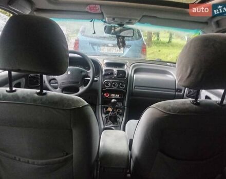 Бежевый Рено Лагуна, объемом двигателя 2.2 л и пробегом 150 тыс. км за 1700 $, фото 10 на Automoto.ua