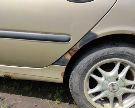 Бежевый Рено Лагуна, объемом двигателя 1.8 л и пробегом 332 тыс. км за 2200 $, фото 13 на Automoto.ua