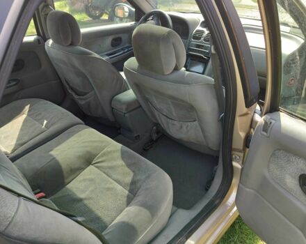 Бежевый Рено Лагуна, объемом двигателя 1.8 л и пробегом 332 тыс. км за 2200 $, фото 6 на Automoto.ua