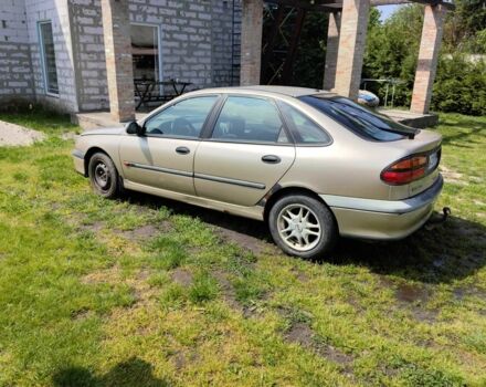 Бежевый Рено Лагуна, объемом двигателя 1.8 л и пробегом 332 тыс. км за 2200 $, фото 3 на Automoto.ua