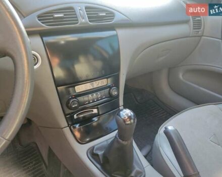 Бежевый Рено Лагуна, объемом двигателя 2 л и пробегом 204 тыс. км за 3650 $, фото 7 на Automoto.ua