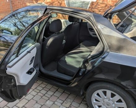 Черный Рено Лагуна, объемом двигателя 1.8 л и пробегом 314 тыс. км за 4200 $, фото 4 на Automoto.ua