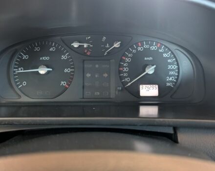 Черный Рено Лагуна, объемом двигателя 1.8 л и пробегом 314 тыс. км за 4200 $, фото 9 на Automoto.ua