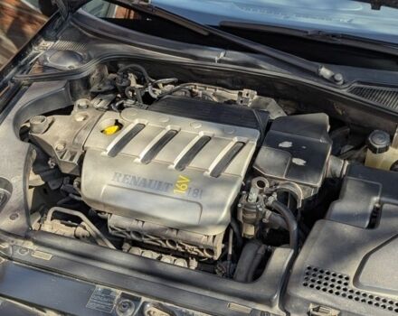 Черный Рено Лагуна, объемом двигателя 1.8 л и пробегом 314 тыс. км за 4200 $, фото 6 на Automoto.ua