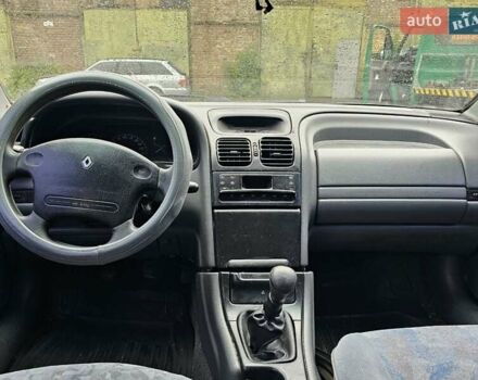 Черный Рено Лагуна, объемом двигателя 2 л и пробегом 200 тыс. км за 1100 $, фото 14 на Automoto.ua