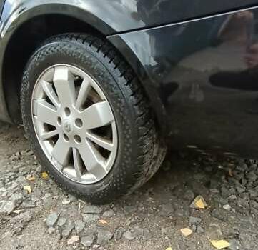 Рено Лагуна 2006 в Луцке на Automoto.ua Черный Рено Лагуна, объемом двигателя 1.9 л и пробегом 267 тыс. км за 4600 $, фото 7 на Automoto.ua