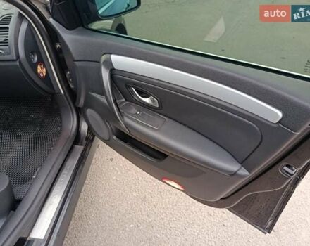 Черный Рено Лагуна, объемом двигателя 2 л и пробегом 262 тыс. км за 5500 $, фото 12 на Automoto.ua