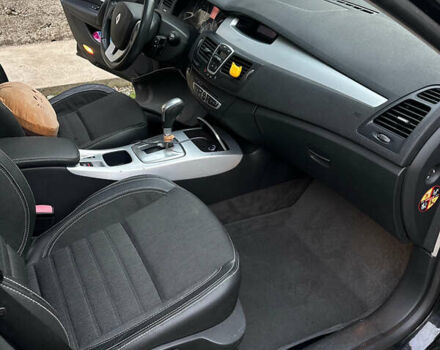 Черный Рено Лагуна, объемом двигателя 2 л и пробегом 265 тыс. км за 7200 $, фото 3 на Automoto.ua