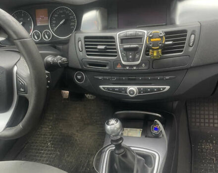 Рено Лагуна 2010 в Стрые на Automoto.ua Черный Рено Лагуна, объемом двигателя 2 л и пробегом 300 тыс. км за 6900 $, фото 9 на Automoto.ua