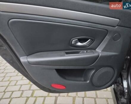 Черный Рено Лагуна, объемом двигателя 1.5 л и пробегом 250 тыс. км за 5500 $, фото 35 на Automoto.ua