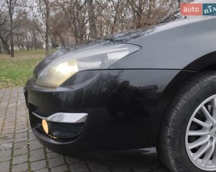 Черный Рено Лагуна, объемом двигателя 1.5 л и пробегом 250 тыс. км за 5500 $, фото 14 на Automoto.ua