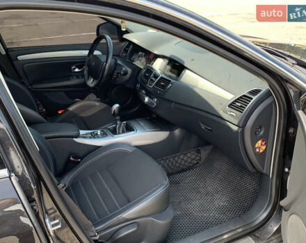 Рено Лагуна 2013 в Ровно на Automoto.ua Черный Рено Лагуна, объемом двигателя 2 л и пробегом 280 тыс. км за 7000 $, фото 1 на Automoto.ua