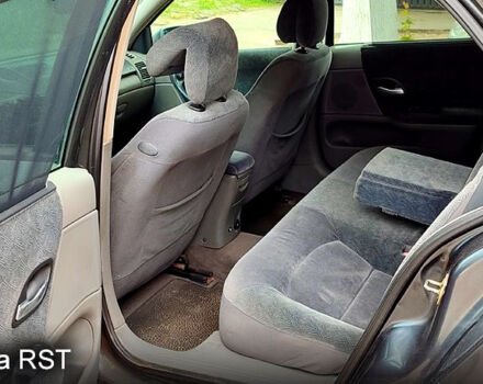 Черный Рено Лагуна, объемом двигателя 2 л и пробегом 352 тыс. км за 3100 $, фото 3 на Automoto.ua