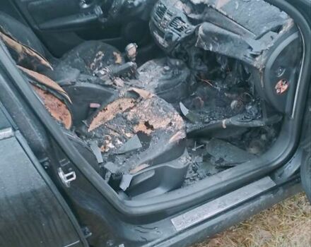 Черный Рено Лагуна, объемом двигателя 2 л и пробегом 310 тыс. км за 1000 $, фото 4 на Automoto.ua