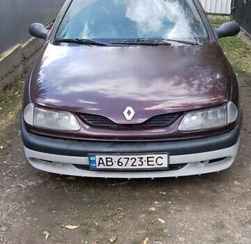 Фиолетовый Рено Лагуна, объемом двигателя 1.8 л и пробегом 250 тыс. км за 1352 $, фото 1 на Automoto.ua