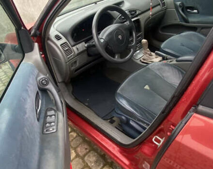 Красный Рено Лагуна, объемом двигателя 1.87 л и пробегом 112 тыс. км за 3999 $, фото 7 на Automoto.ua