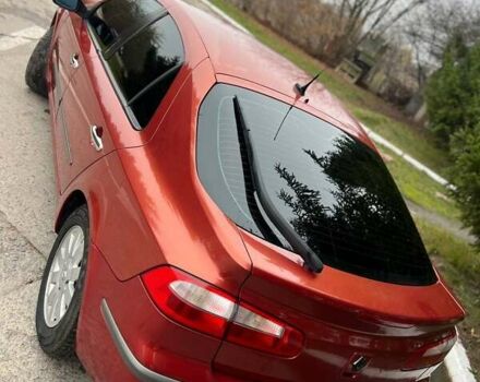 Красный Рено Лагуна, объемом двигателя 1.78 л и пробегом 230 тыс. км за 4300 $, фото 2 на Automoto.ua