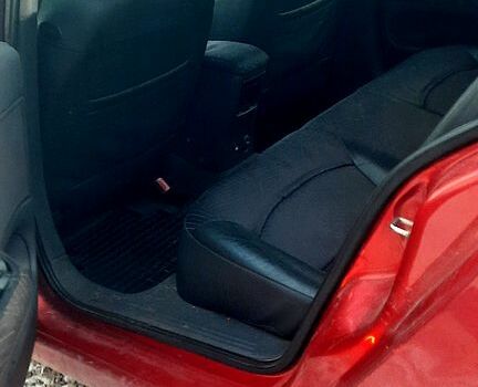 Красный Рено Лагуна, объемом двигателя 1.9 л и пробегом 300 тыс. км за 2000 $, фото 4 на Automoto.ua