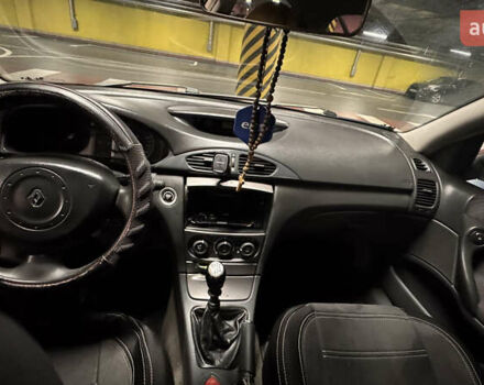 Червоний Рено Лагуна, об'ємом двигуна 1.87 л та пробігом 600 тис. км за 3200 $, фото 6 на Automoto.ua