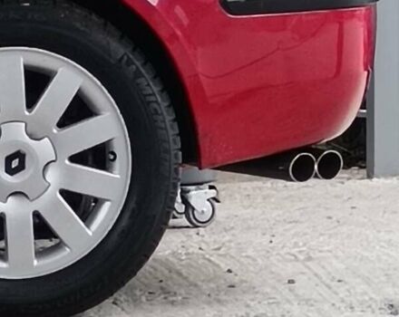 Красный Рено Лагуна, объемом двигателя 1.9 л и пробегом 350 тыс. км за 3600 $, фото 1 на Automoto.ua