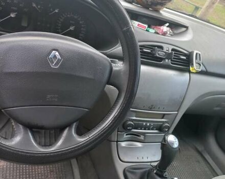 Красный Рено Лагуна, объемом двигателя 2 л и пробегом 296 тыс. км за 4000 $, фото 7 на Automoto.ua