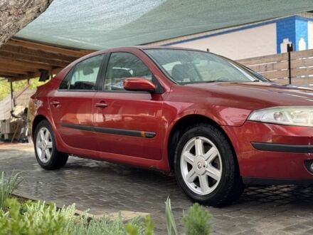 Красный Рено Лагуна, объемом двигателя 3 л и пробегом 124 тыс. км за 2250 $, фото 1 на Automoto.ua