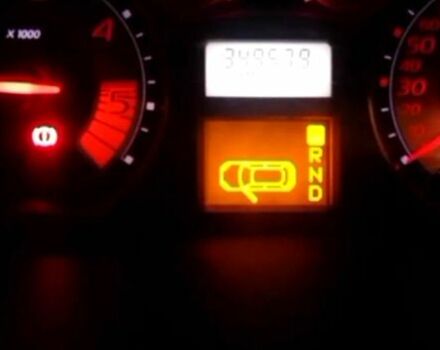 Рено Лагуна, об'ємом двигуна 2.2 л та пробігом 300 тис. км за 3924 $, фото 8 на Automoto.ua