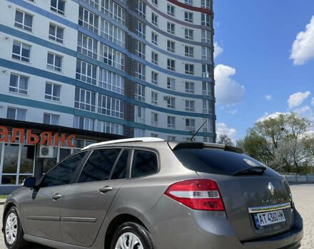 Рено Лагуна, объемом двигателя 2 л и пробегом 299 тыс. км за 6150 $, фото 4 на Automoto.ua