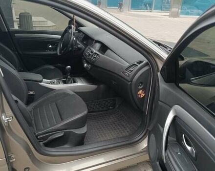 Рено Лагуна, объемом двигателя 1.46 л и пробегом 212 тыс. км за 8200 $, фото 6 на Automoto.ua