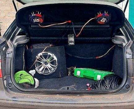 Рено Лагуна, объемом двигателя 2 л и пробегом 250 тыс. км за 2500 $, фото 1 на Automoto.ua