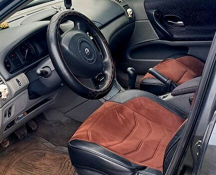 Рено Лагуна, объемом двигателя 2 л и пробегом 250 тыс. км за 2500 $, фото 4 на Automoto.ua
