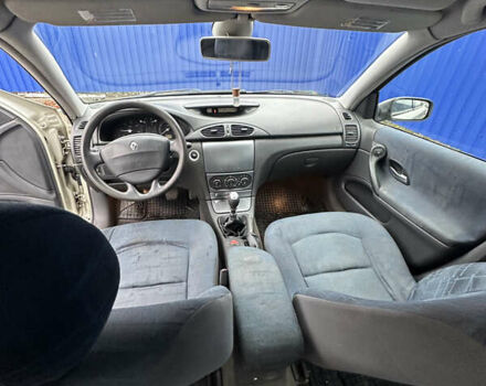 Желтый Рено Лагуна, объемом двигателя 1.9 л и пробегом 305 тыс. км за 2800 $, фото 13 на Automoto.ua