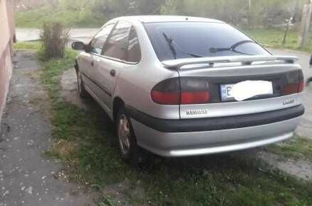 Серый Рено Лагуна, объемом двигателя 2.2 л и пробегом 35 тыс. км за 800 $, фото 2 на Automoto.ua