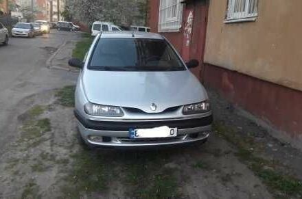 Серый Рено Лагуна, объемом двигателя 2.2 л и пробегом 35 тыс. км за 800 $, фото 1 на Automoto.ua