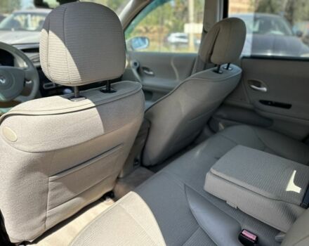 Рено Лагуна 2005 в Кривом Роге на Automoto.ua Серый Рено Лагуна, объемом двигателя 2 л и пробегом 204 тыс. км за 5350 $, фото 3 на Automoto.ua