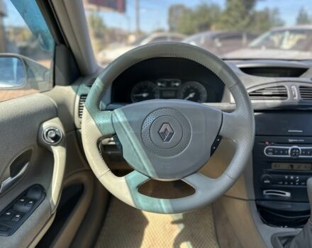 Рено Лагуна 2005 в Кривом Роге на Automoto.ua Серый Рено Лагуна, объемом двигателя 2 л и пробегом 204 тыс. км за 5350 $, фото 5 на Automoto.ua