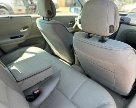 Рено Лагуна 2005 в Кривом Роге на Automoto.ua Серый Рено Лагуна, объемом двигателя 2 л и пробегом 204 тыс. км за 5350 $, фото 4 на Automoto.ua