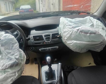 Сірий Рено Лагуна, об'ємом двигуна 1.5 л та пробігом 250 тис. км за 2600 $, фото 17 на Automoto.ua
