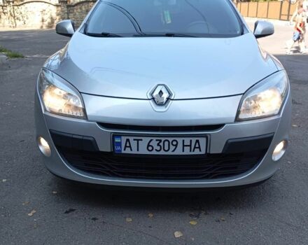 Рено Лагуна 2010 у Коломые на Automoto.ua Сірий Рено Лагуна, об'ємом двигуна 1.9 л та пробігом 237 тис. км за 5800 $, фото 1 на Automoto.ua