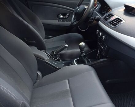 Рено Лагуна 2010 у Коломые на Automoto.ua Сірий Рено Лагуна, об'ємом двигуна 1.9 л та пробігом 237 тис. км за 5800 $, фото 5 на Automoto.ua