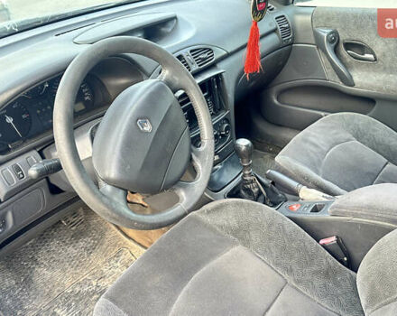 Серый Рено Лагуна, объемом двигателя 1.87 л и пробегом 200 тыс. км за 1500 $, фото 12 на Automoto.ua