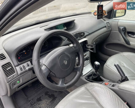 Серый Рено Лагуна, объемом двигателя 2.19 л и пробегом 200 тыс. км за 3500 $, фото 11 на Automoto.ua