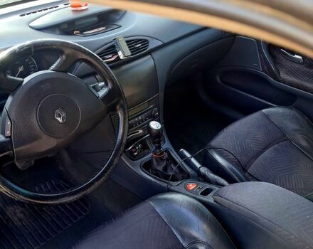 Серый Рено Лагуна, объемом двигателя 1.9 л и пробегом 270 тыс. км за 3500 $, фото 5 на Automoto.ua