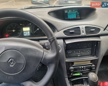 Рено Лагуна 2004 в Киеве на Automoto.ua Серый Рено Лагуна, объемом двигателя 2 л и пробегом 375 тыс. км за 3000 $, фото 19 на Automoto.ua
