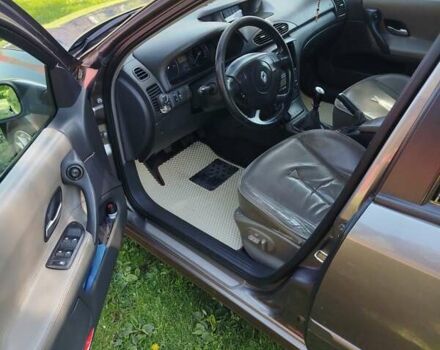 Серый Рено Лагуна, объемом двигателя 2.2 л и пробегом 301 тыс. км за 4800 $, фото 12 на Automoto.ua